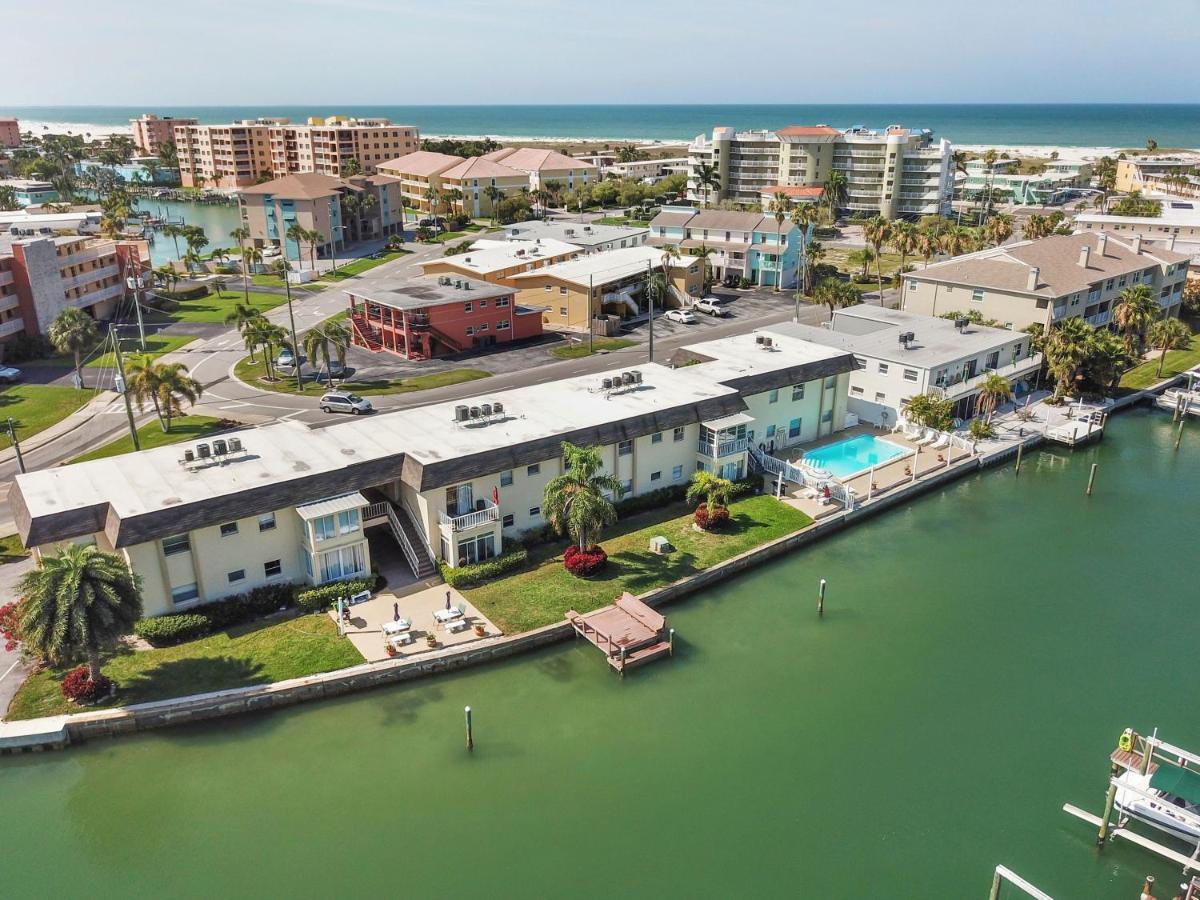 Апартаменти Funshine Pointe Capri Сент-Піт-Біч Екстер'єр фото