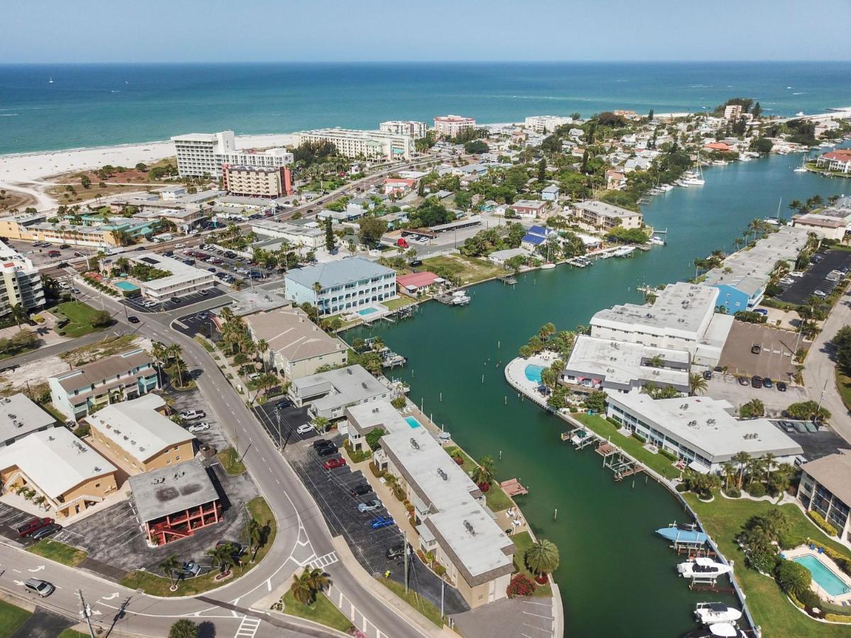 Апартаменти Funshine Pointe Capri Сент-Піт-Біч Екстер'єр фото